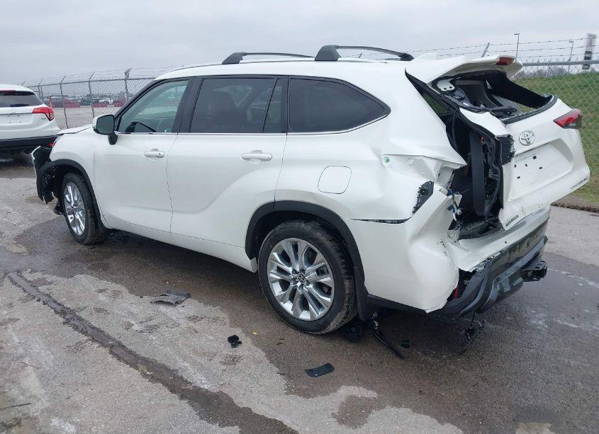 Photo 3 of 2021 Toyota Highlander LIMITED (VIN 5TDDZRBHXMS530798)