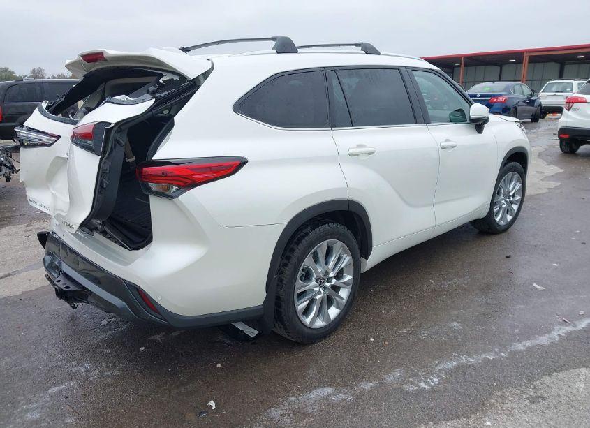 Photo 4 of 2021 Toyota Highlander LIMITED (VIN 5TDDZRBHXMS530798)