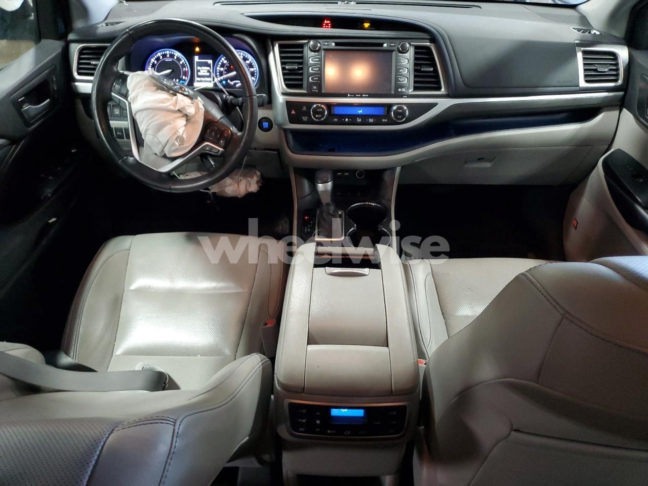 Photo 8 of 2019 TOYOTA HIGHLANDER LIMITED (VIN 5TDDZRFH0KS718933)