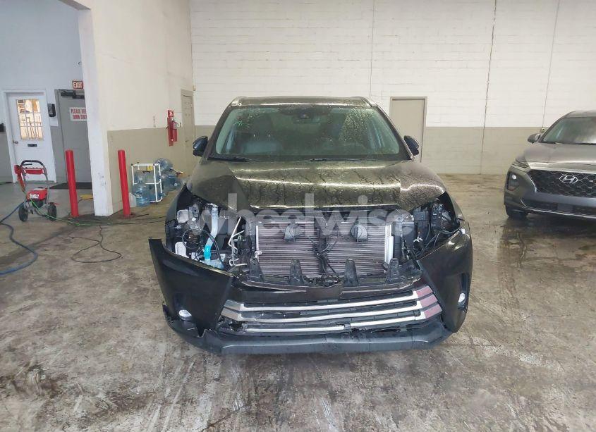 Photo 13 of 2019 Toyota Highlander LIMITED (VIN 5TDDZRFH0KS721380)