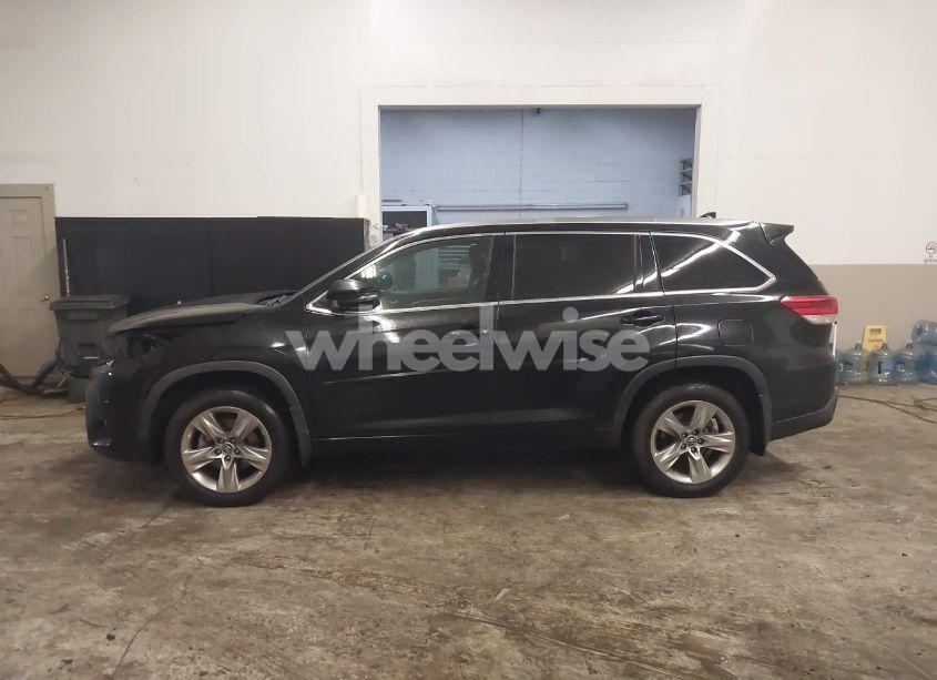 Photo 15 of 2019 Toyota Highlander LIMITED (VIN 5TDDZRFH0KS721380)