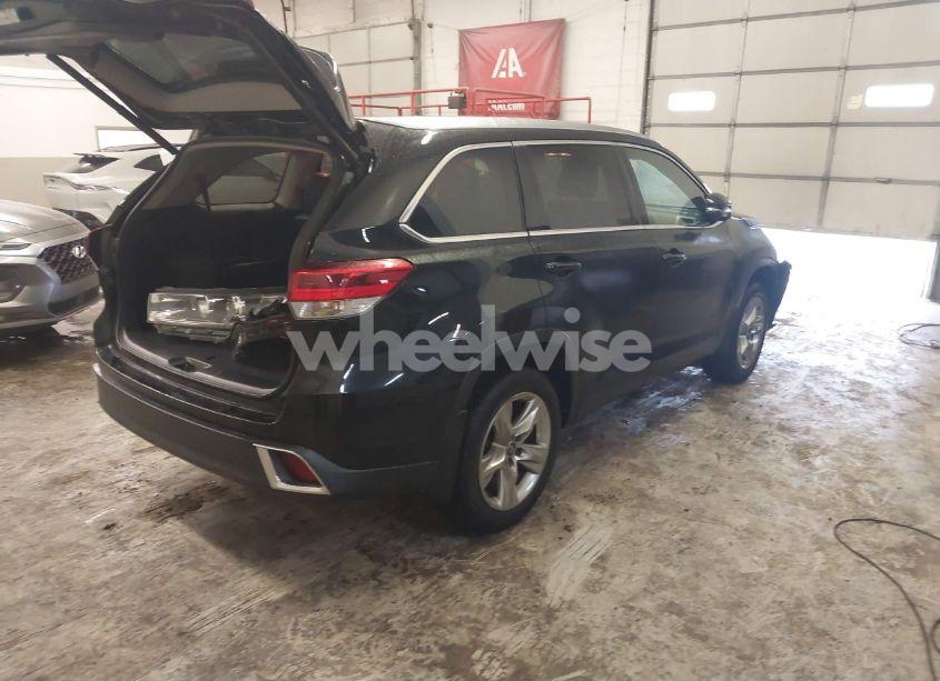 Photo 4 of 2019 Toyota Highlander LIMITED (VIN 5TDDZRFH0KS721380)