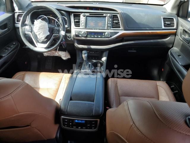 Photo 13 of 2019 TOYOTA HIGHLANDER LIMITED (VIN 5TDDZRFH0KS949024)