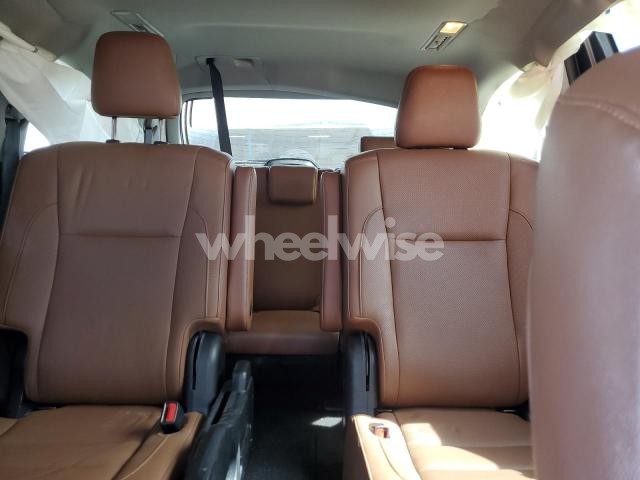 Photo 5 of 2019 TOYOTA HIGHLANDER LIMITED (VIN 5TDDZRFH0KS949024)