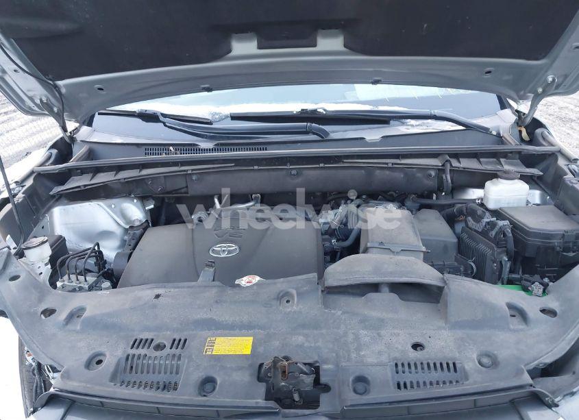 Photo 10 of 2019 Toyota Highlander LIMITED PLATINUM (VIN 5TDDZRFH0KS999390)