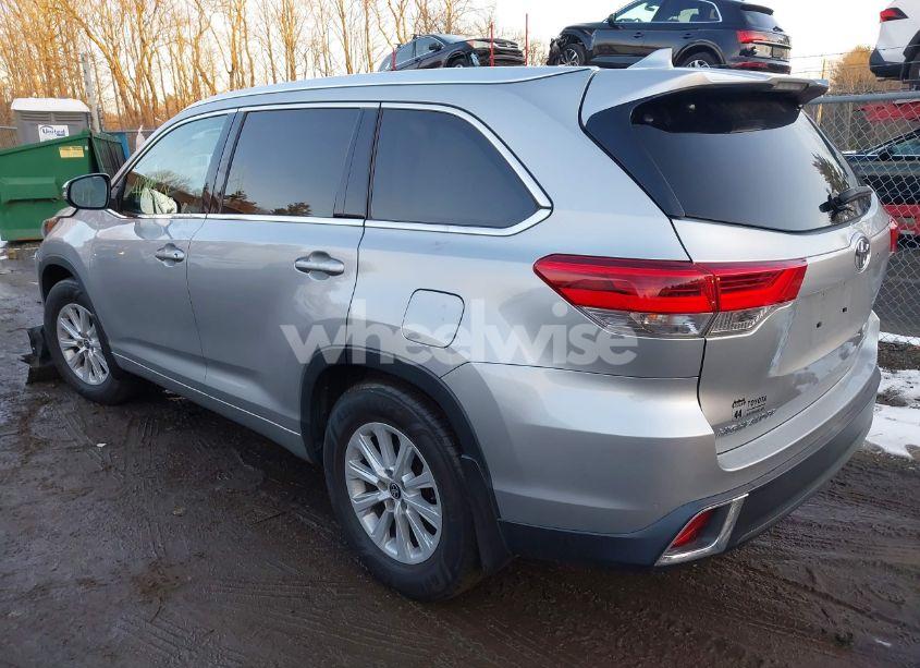 Photo 3 of 2019 Toyota Highlander LIMITED PLATINUM (VIN 5TDDZRFH0KS999390)