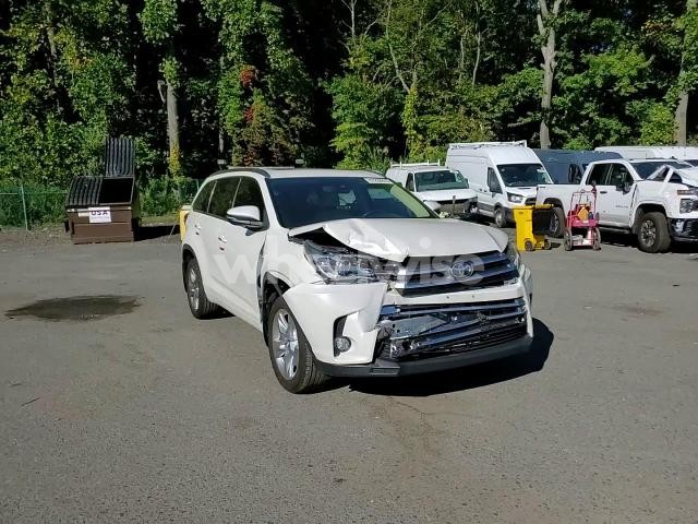 Photo 11 of 2017 TOYOTA HIGHLANDER LIMITED (VIN 5TDDZRFH1HS371203)