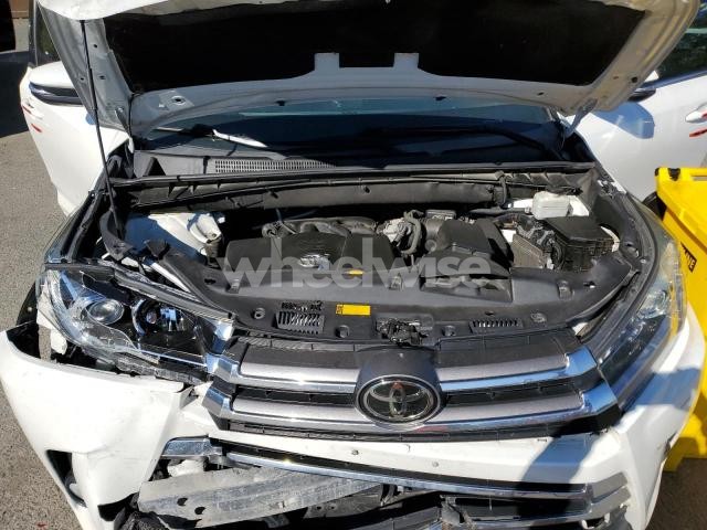 Photo 14 of 2017 TOYOTA HIGHLANDER LIMITED (VIN 5TDDZRFH1HS371203)