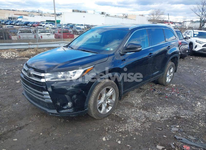 Photo 2 of 2017 Toyota Highlander LIMITED (VIN 5TDDZRFH1HS448121)