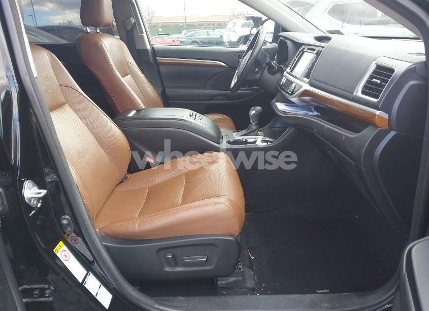 Photo 5 of 2017 Toyota Highlander LIMITED (VIN 5TDDZRFH1HS448121)