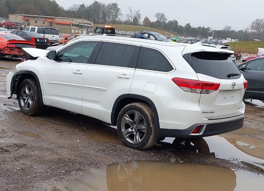 Photo 3 of 2018 Toyota Highlander LIMITED PLATINUM (VIN 5TDDZRFH1JS489709)