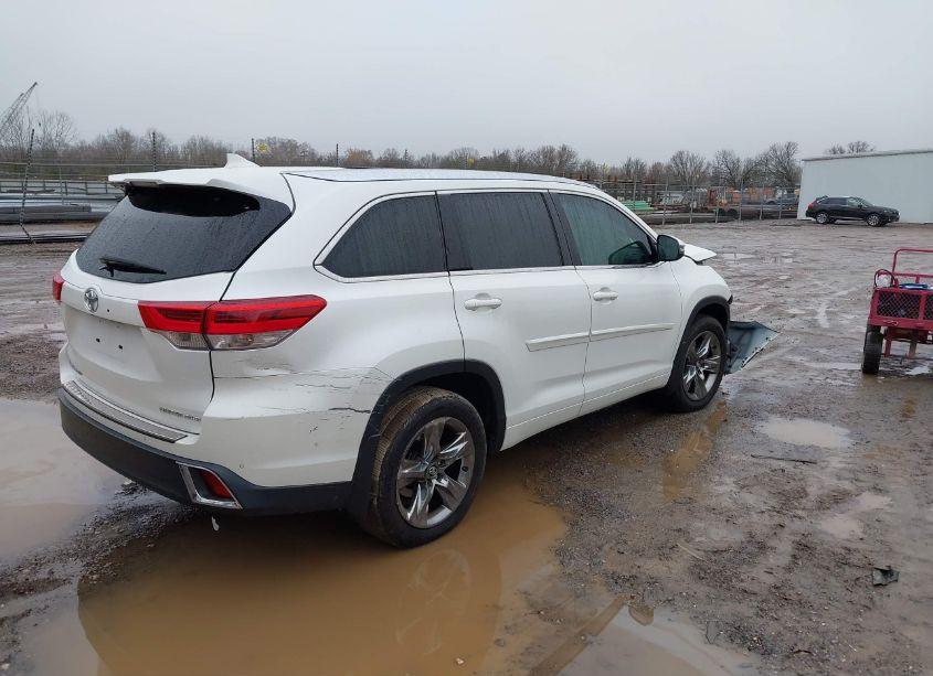 Photo 4 of 2018 Toyota Highlander LIMITED PLATINUM (VIN 5TDDZRFH1JS489709)