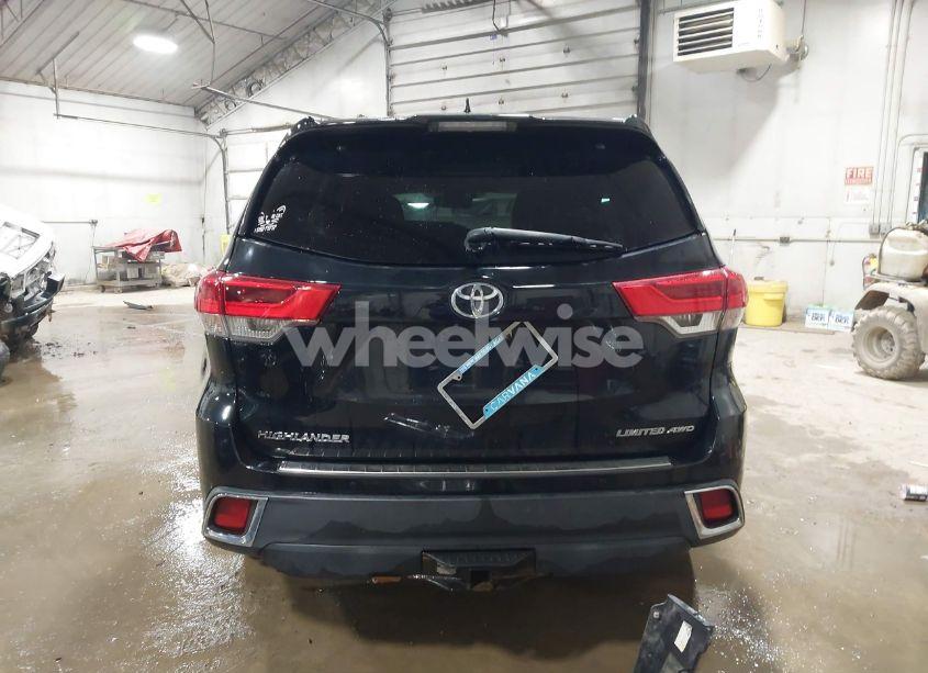 Photo 17 of 2018 Toyota Highlander LIMITED PLATINUM (VIN 5TDDZRFH1JS490097)