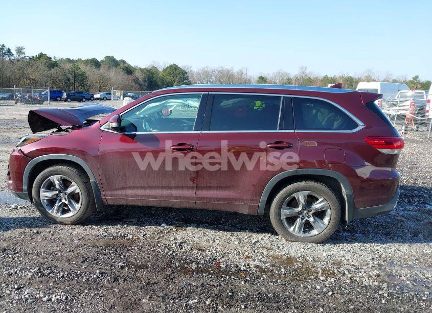 Photo 15 of 2019 Toyota Highlander LIMITED PLATINUM (VIN 5TDDZRFH1KS732243)