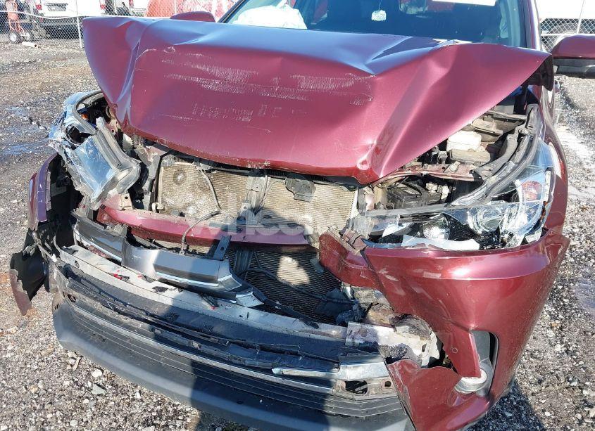 Photo 6 of 2019 Toyota Highlander LIMITED PLATINUM (VIN 5TDDZRFH1KS732243)