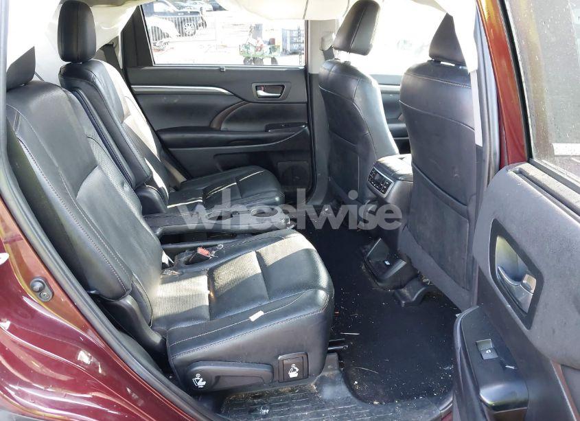 Photo 8 of 2019 Toyota Highlander LIMITED PLATINUM (VIN 5TDDZRFH1KS732243)