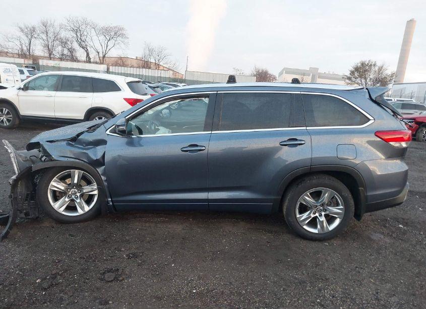 Photo 14 of 2019 Toyota Highlander LIMITED (VIN 5TDDZRFH1KS931437)