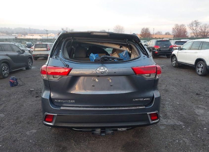 Photo 16 of 2019 Toyota Highlander LIMITED (VIN 5TDDZRFH1KS931437)