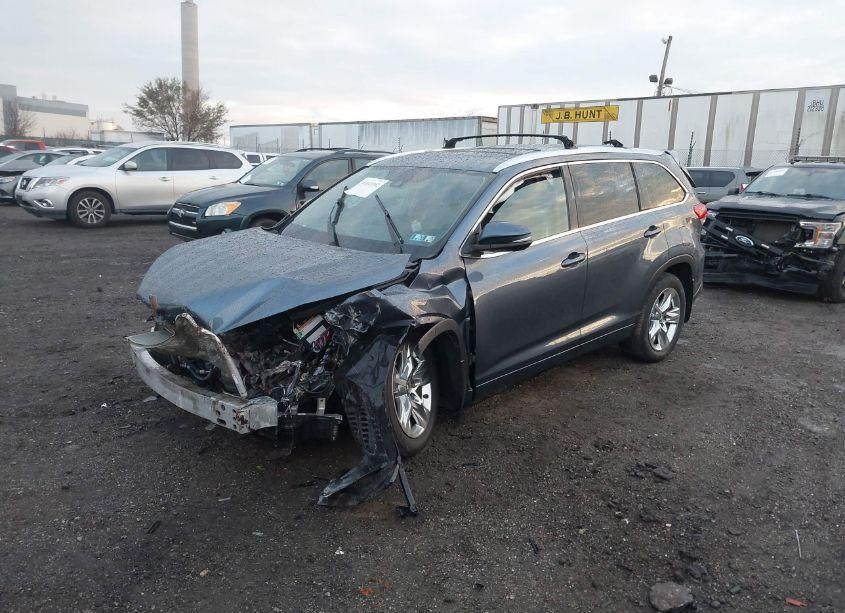 Photo 2 of 2019 Toyota Highlander LIMITED (VIN 5TDDZRFH1KS931437)