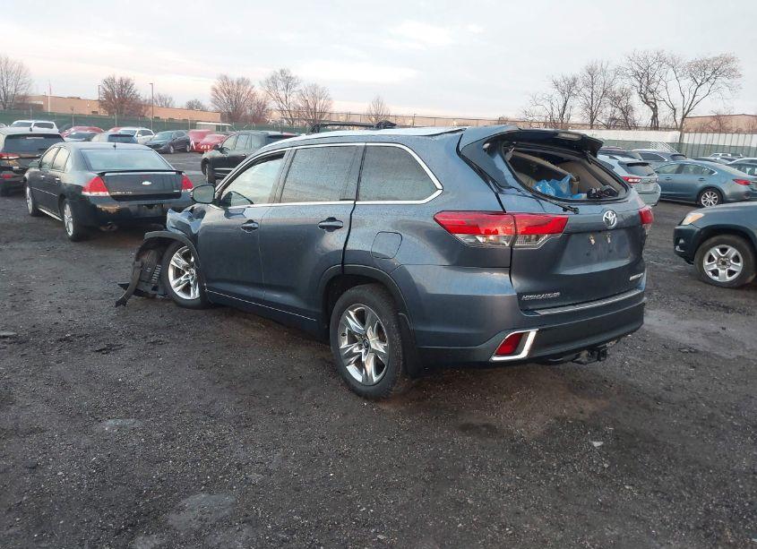 Photo 3 of 2019 Toyota Highlander LIMITED (VIN 5TDDZRFH1KS931437)
