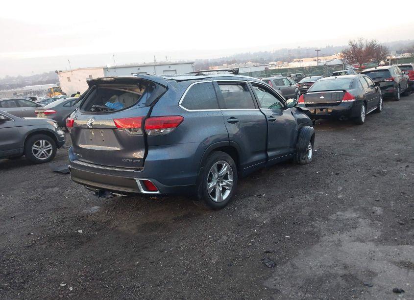 Photo 4 of 2019 Toyota Highlander LIMITED (VIN 5TDDZRFH1KS931437)