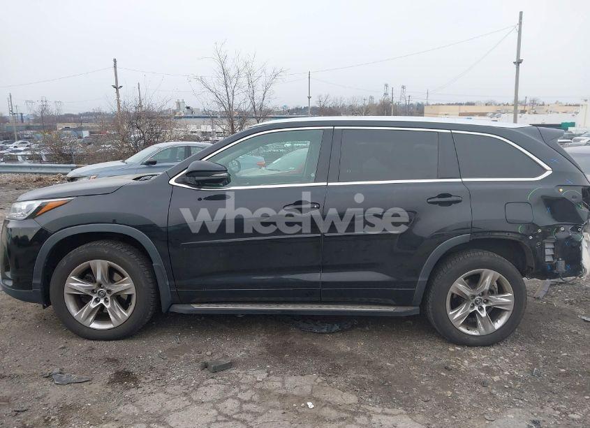 Photo 13 of 2017 Toyota Highlander LIMITED (VIN 5TDDZRFH2HS376104)