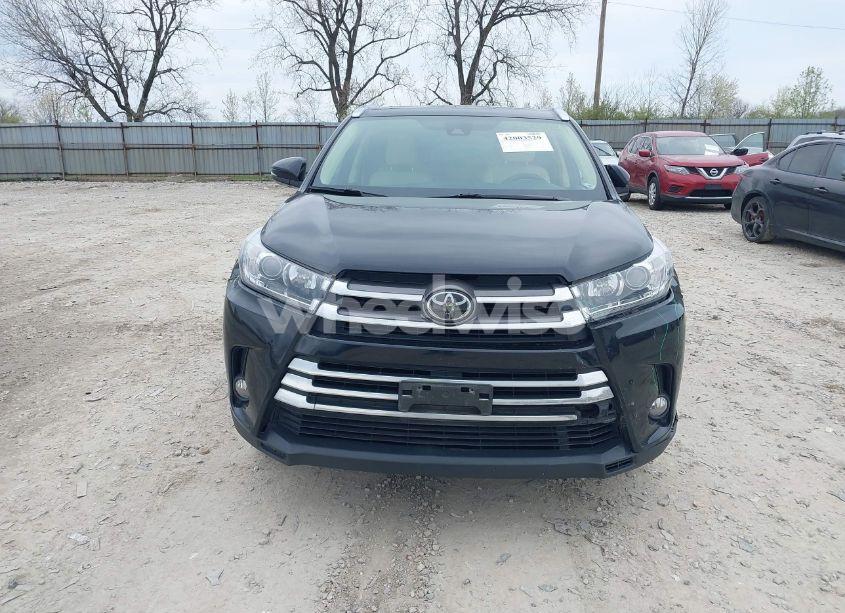 Photo 12 of 2018 Toyota Highlander LIMITED (VIN 5TDDZRFH2JS499911)