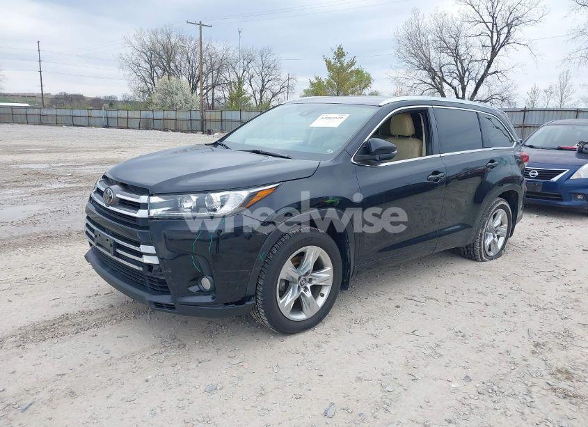 Photo 2 of 2018 Toyota Highlander LIMITED (VIN 5TDDZRFH2JS499911)