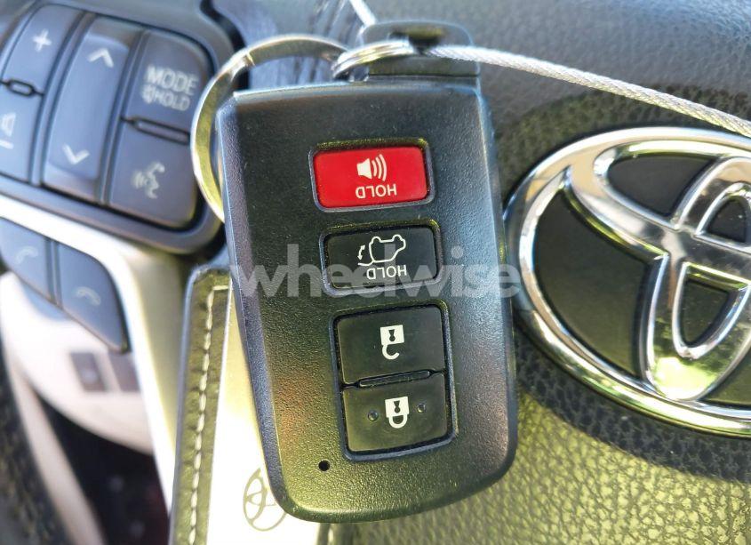 Photo 11 of 2018 Toyota Highlander LIMITED (VIN 5TDDZRFH2JS810513)