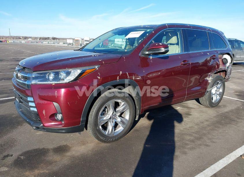 Photo 2 of 2018 Toyota Highlander LIMITED (VIN 5TDDZRFH2JS810513)