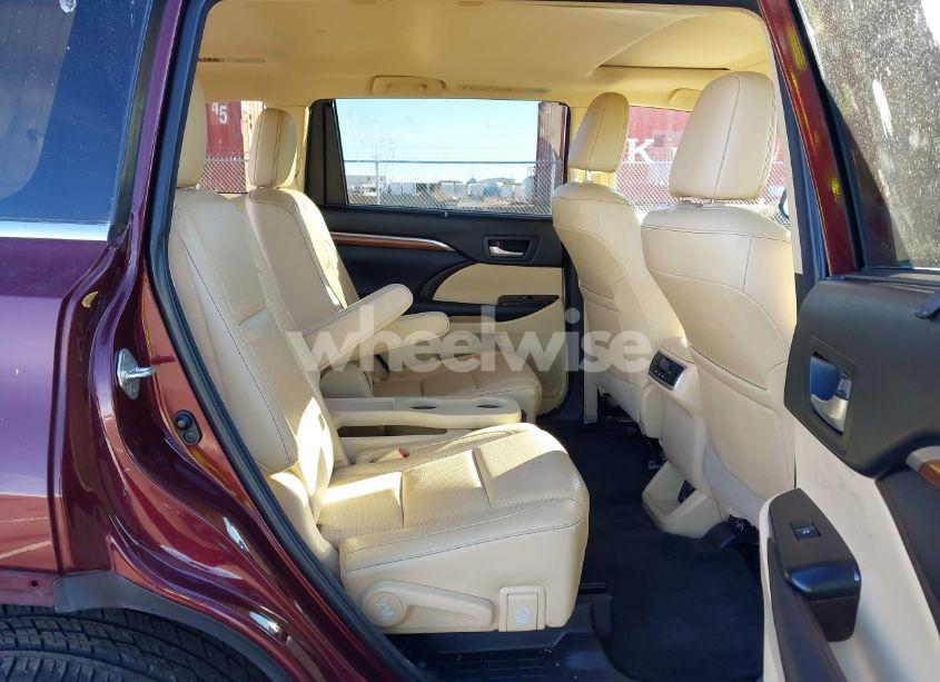 Photo 8 of 2018 Toyota Highlander LIMITED (VIN 5TDDZRFH2JS810513)