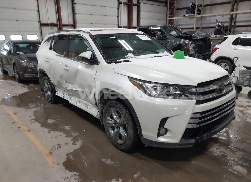2018 Toyota Highlander LIMITED PLATINUM (VIN 5TDDZRFH2JS874888) main photo