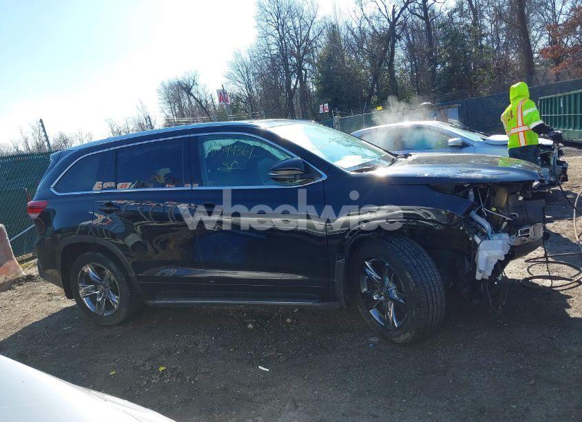 Photo 14 of 2019 Toyota Highlander LIMITED PLATINUM (VIN 5TDDZRFH2KS952944)
