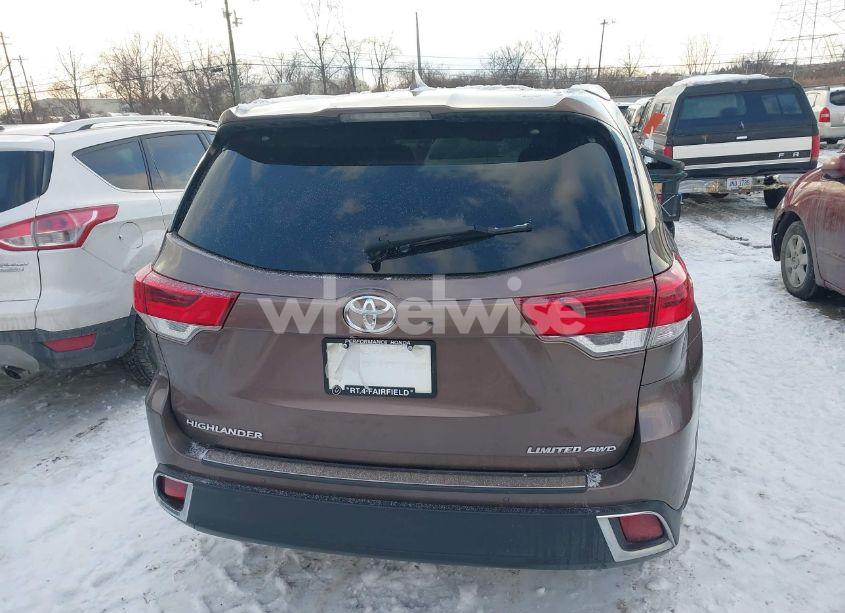 Photo 16 of 2017 Toyota Highlander LIMITED (VIN 5TDDZRFH3HS395812)