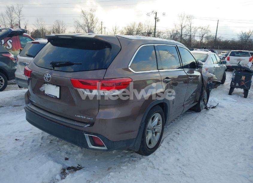 Photo 4 of 2017 Toyota Highlander LIMITED (VIN 5TDDZRFH3HS395812)