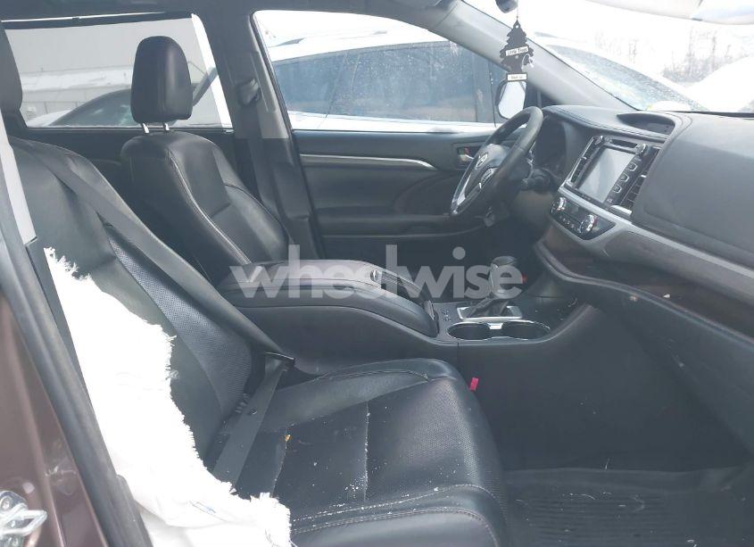 Photo 5 of 2017 Toyota Highlander LIMITED (VIN 5TDDZRFH3HS395812)