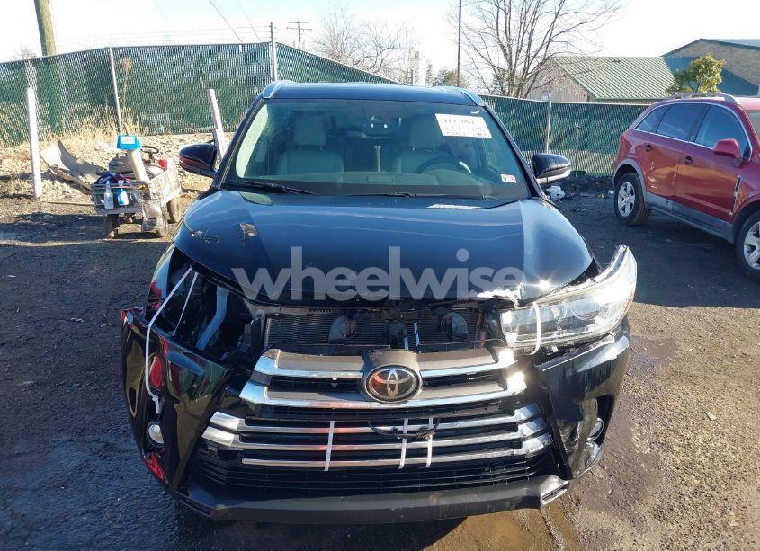 Photo 13 of 2018 Toyota Highlander LIMITED (VIN 5TDDZRFH3JS869473)