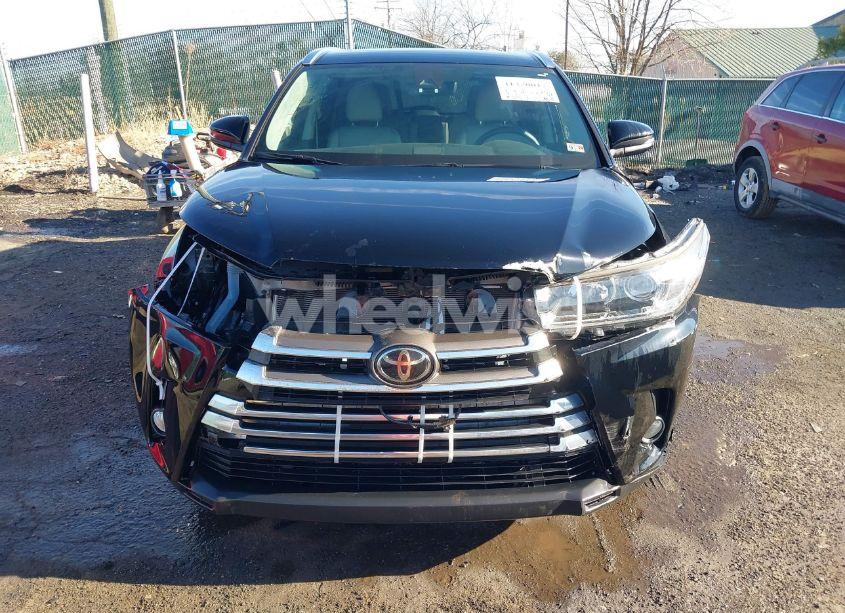 Photo 6 of 2018 Toyota Highlander LIMITED (VIN 5TDDZRFH3JS869473)