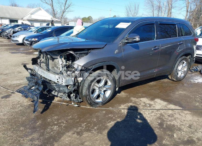 Photo 2 of 2018 Toyota Highlander LIMITED (VIN 5TDDZRFH3JS874463)