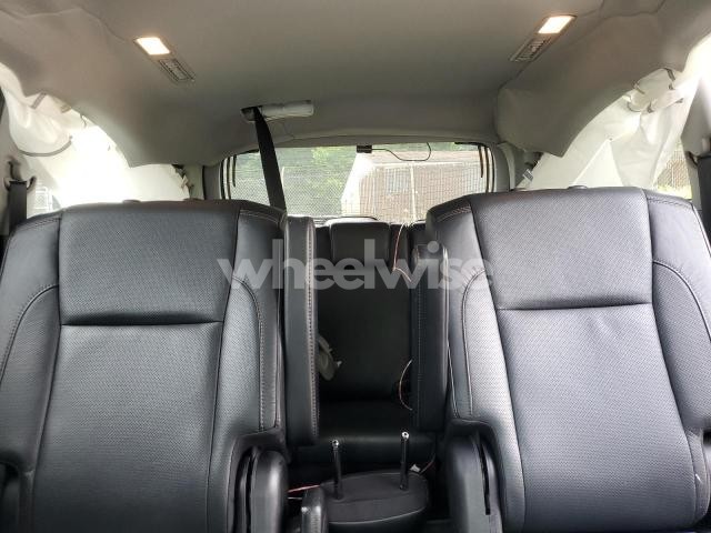 Photo 12 of 2019 TOYOTA HIGHLANDER LIMITED (VIN 5TDDZRFH3KS743258)