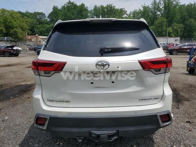 Photo 2 of 2019 TOYOTA HIGHLANDER LIMITED (VIN 5TDDZRFH3KS743258)
