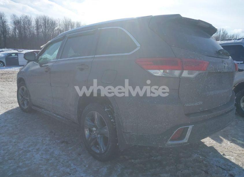 Photo 3 of 2017 Toyota Highlander LIMITED PLATINUM (VIN 5TDDZRFH4HS381370)