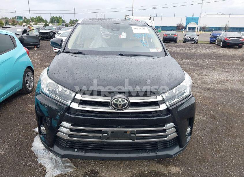 Photo 11 of 2017 Toyota Highlander LIMITED PLATINUM (VIN 5TDDZRFH4HS389971)