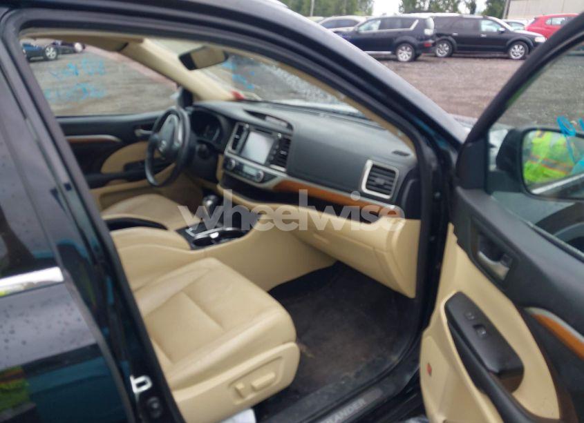 Photo 5 of 2017 Toyota Highlander LIMITED PLATINUM (VIN 5TDDZRFH4HS389971)