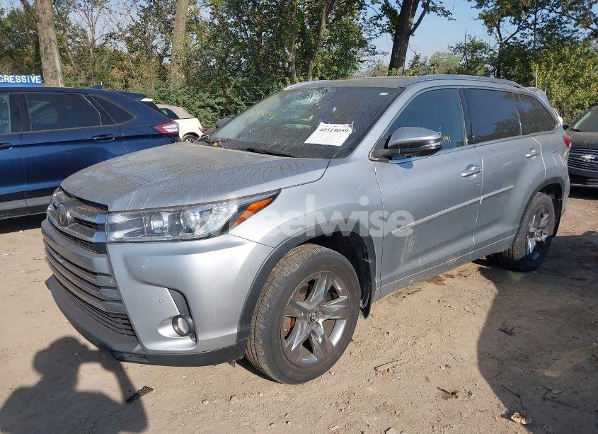 Photo 2 of 2017 Toyota Highlander LIMITED PLATINUM (VIN 5TDDZRFH4HS405165)