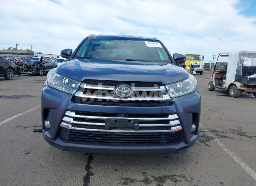 Photo 12 of 2017 Toyota Highlander LIMITED PLATINUM (VIN 5TDDZRFH4HS405960)