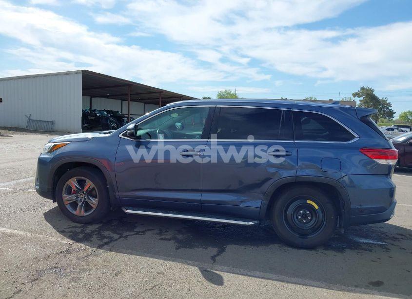 Photo 14 of 2017 Toyota Highlander LIMITED PLATINUM (VIN 5TDDZRFH4HS405960)