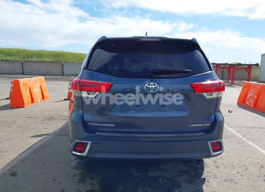 Photo 16 of 2017 Toyota Highlander LIMITED PLATINUM (VIN 5TDDZRFH4HS405960)