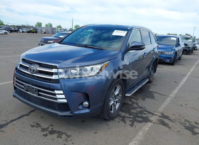 Photo 2 of 2017 Toyota Highlander LIMITED PLATINUM (VIN 5TDDZRFH4HS405960)