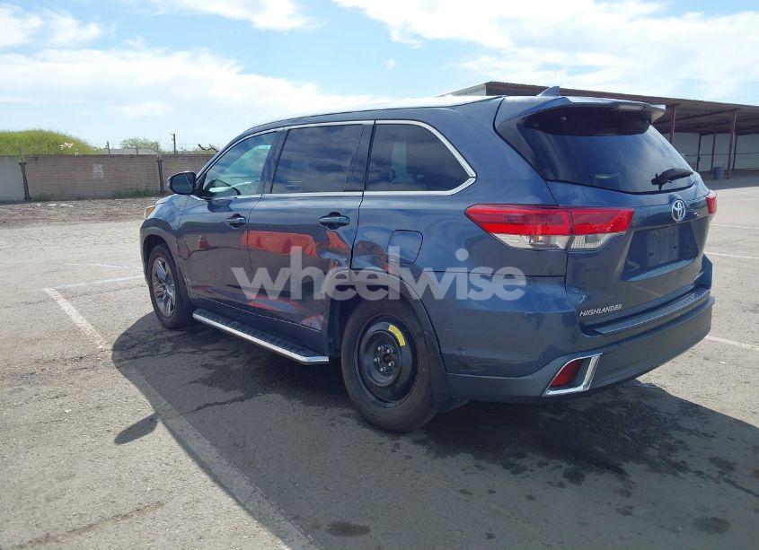 Photo 3 of 2017 Toyota Highlander LIMITED PLATINUM (VIN 5TDDZRFH4HS405960)